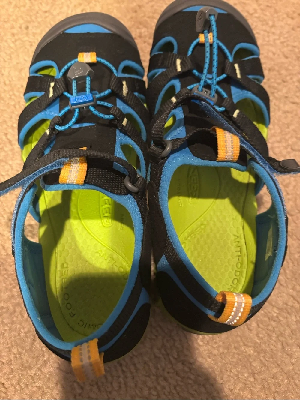 Keen Youth Seacamp II CNX Sandals - Black & Brilliant Blue - size 6